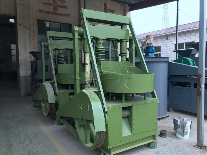 machine de fabrication de charbon de bois en nid d'abeille