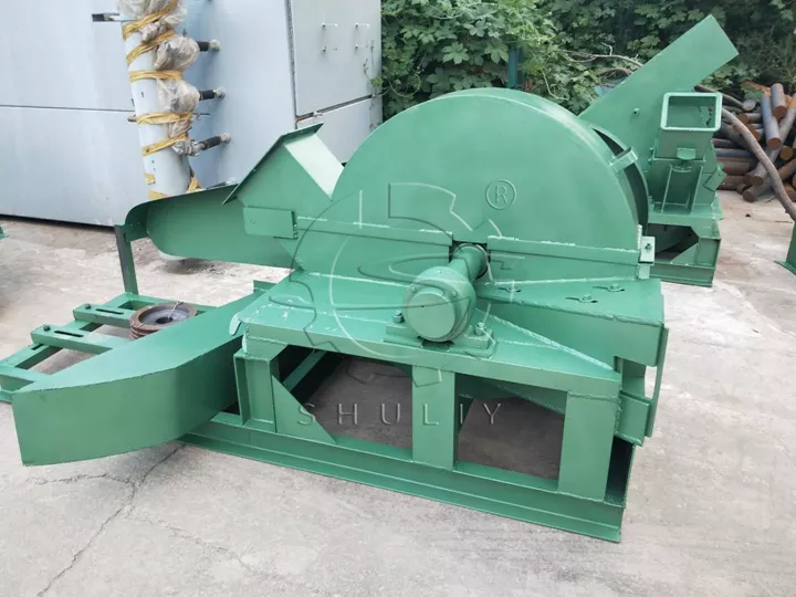 Disc type wood chipper