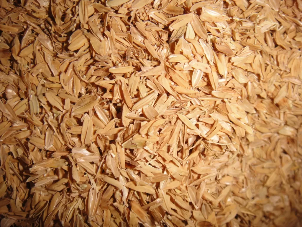 balle de riz d'une usine de fabrication de charbon de bois