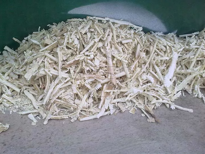 wood shavings for making pallet blocks