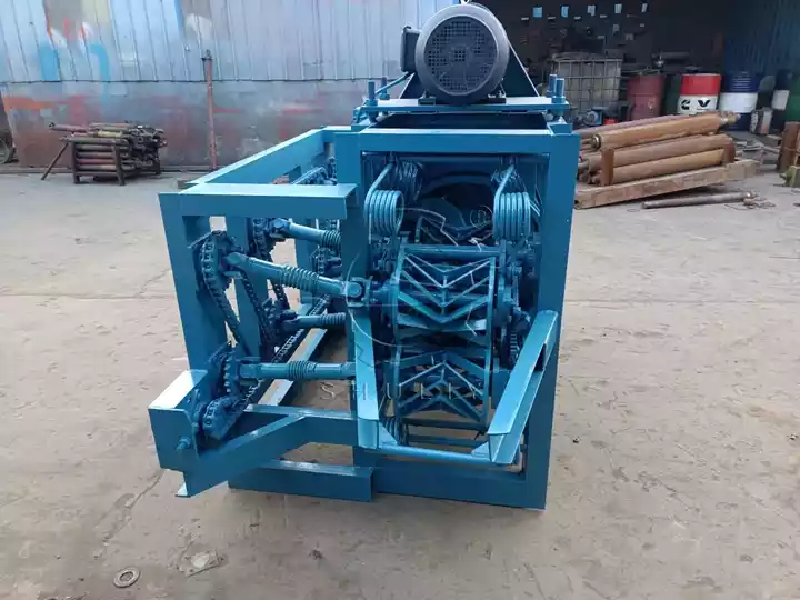 log peeling machine