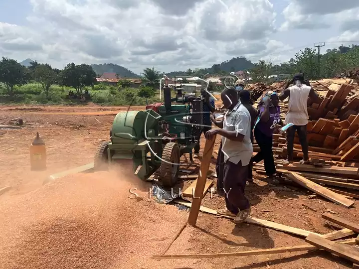 chantier de concassage de bois