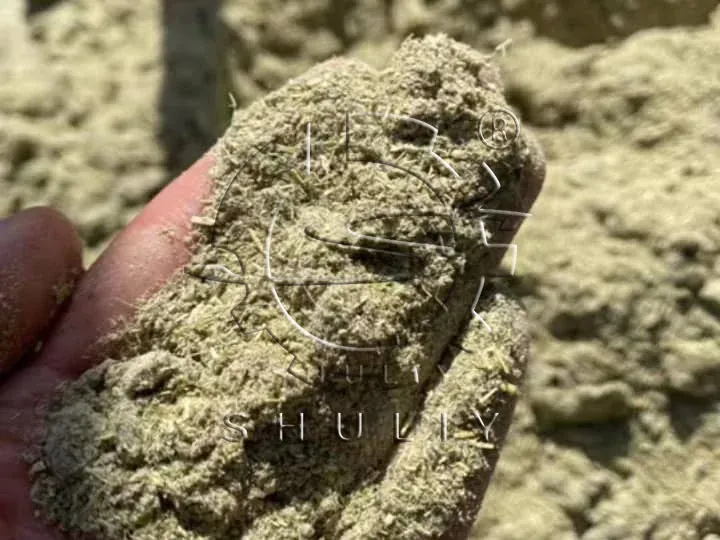 Herbe finement hachée